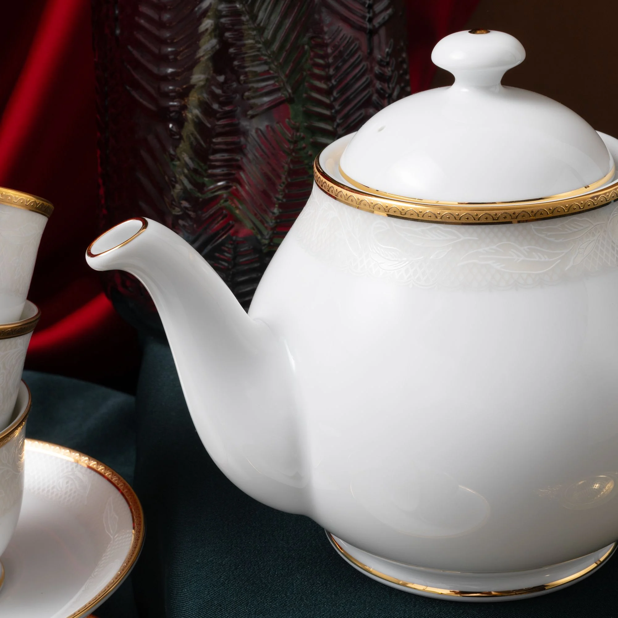 Bộ ấm chén uống trà nhỏ (ấm 780ml, chén 90ml) 13 món sứ trắng | Flanders Gold 1714L - T014S